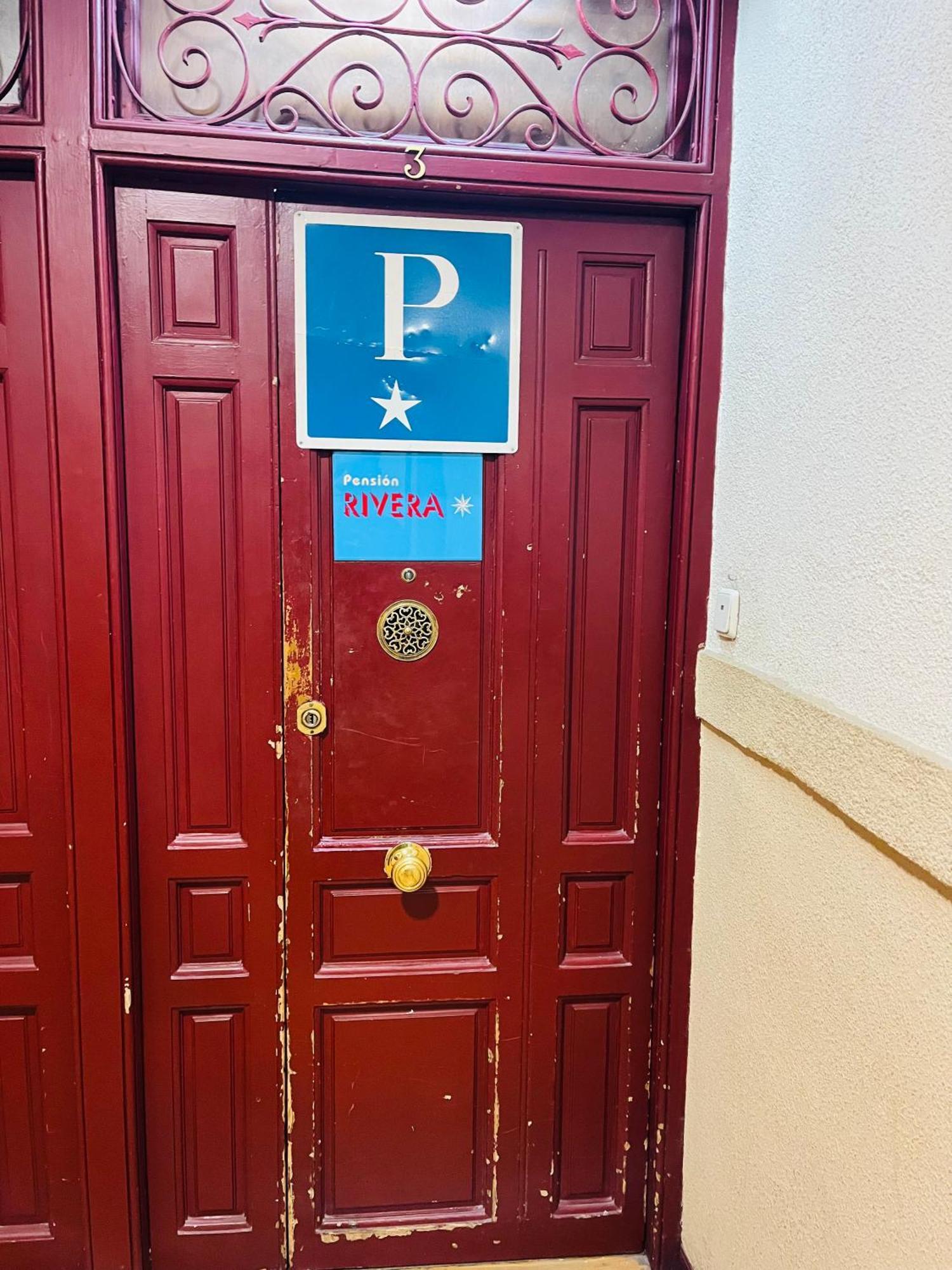 Pension Rivera Madrid Bagian luar foto