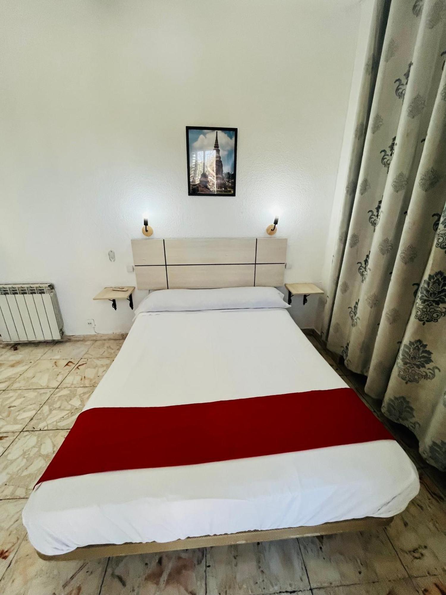 Pension Rivera Madrid Bagian luar foto