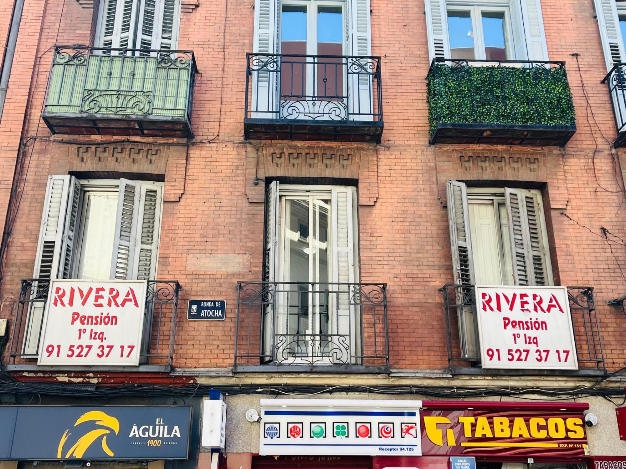 Pension Rivera Madrid Bagian luar foto